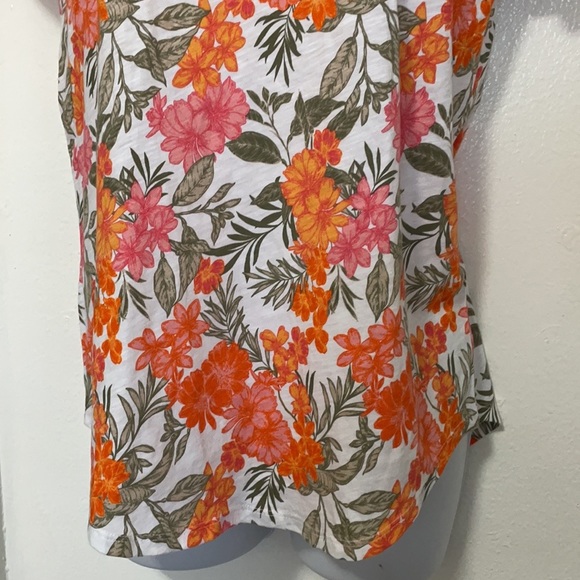 🟢for bundles only 🟢Flowers top shirt - Picture 6 of 7